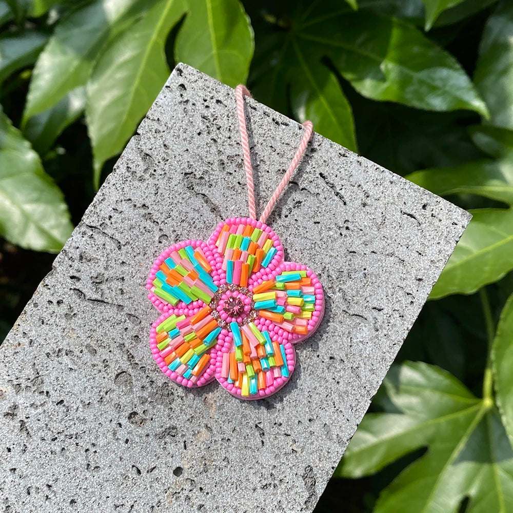 ALLYES Delicate Colorful Multilayer Tube Beads Hand-sewn Flower Keychain, Fashion Mobile Phone Handbag Hanging Charms Keyring