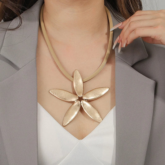 ALLYES Punk Gold Silver Color Flower Necklace for Women Vintage Metal Floral Sweater Chain Leather Choker Necklace Party Jewelry