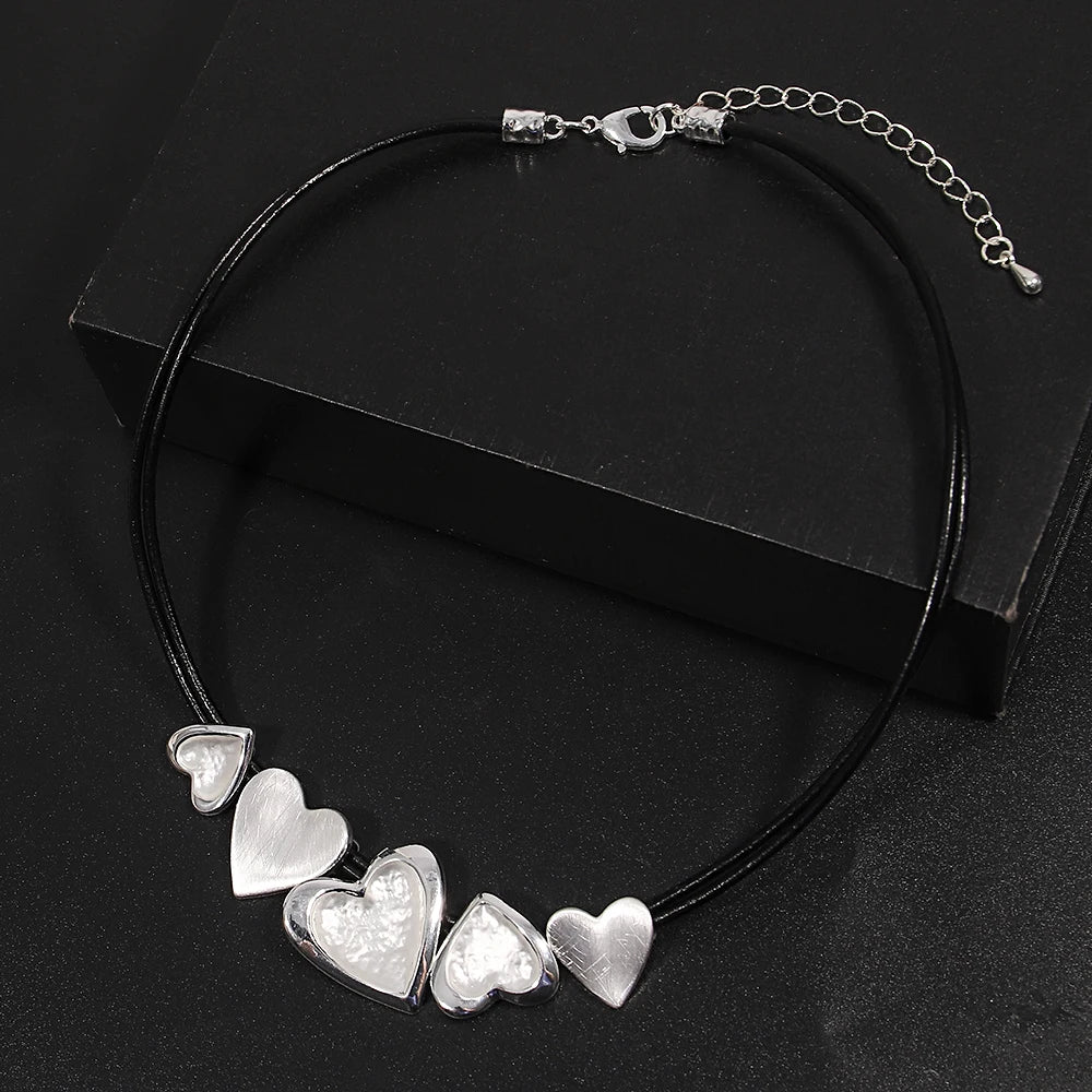 ALLYES Irregular Love Heart Leather Necklace for Women Boho Choker Sweater Chain Fall Winter Accessories Valentine's Day Gift