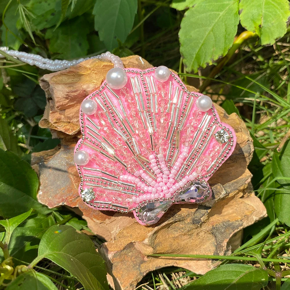 ALLYES Chic Pink Handcrafted Beaded Bowknot Scallop Keychain, Fashion Mobile Phone Handbag Hanging, Charms Keyring Accessories