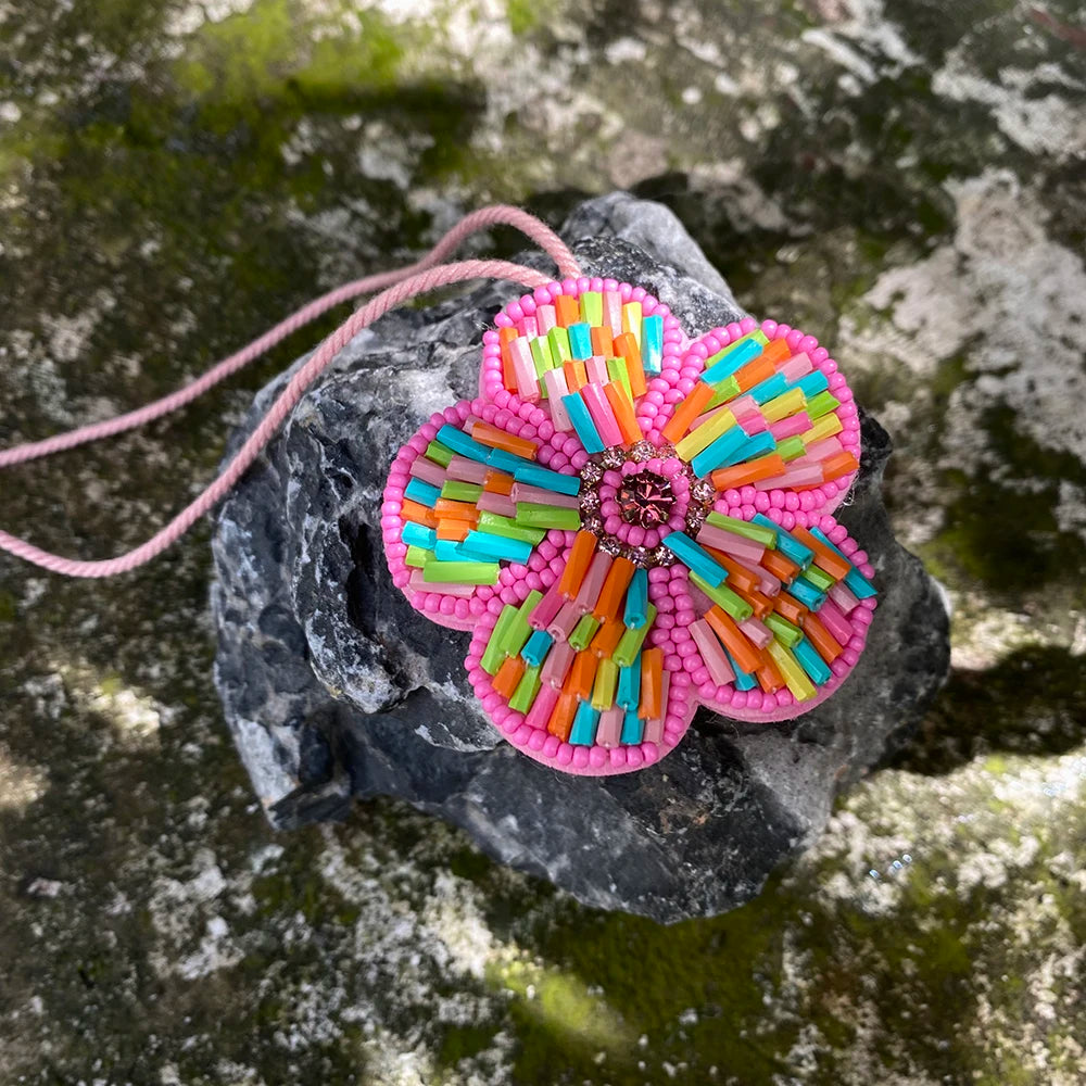 ALLYES Delicate Colorful Multilayer Tube Beads Hand-sewn Flower Keychain, Fashion Mobile Phone Handbag Hanging Charms Keyring