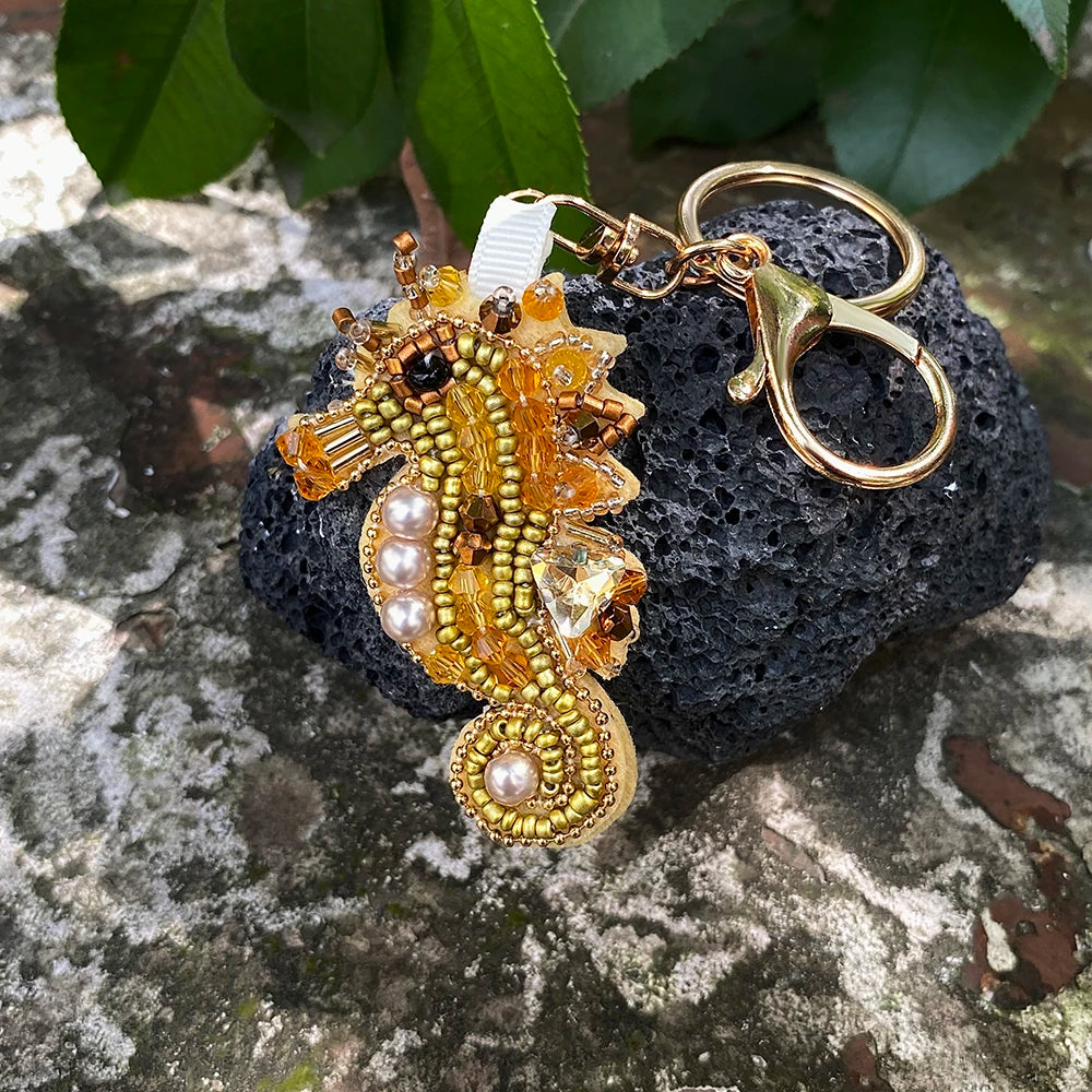 ALLYES Chic Beads Hand-sewn Seahorse Keychain, Delicate Mobile Phone Handbag Hanging, Charms Keyring Accessories