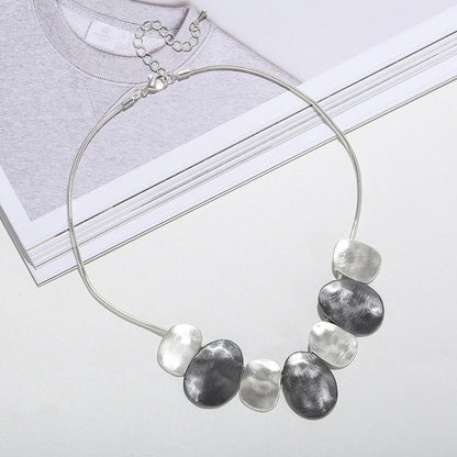 ALLYES Creative Two Tone Hammered Matte Metal Necklace for Women Vintage Geometric Choker Sweater Chain Necklaces Party Jewelry
